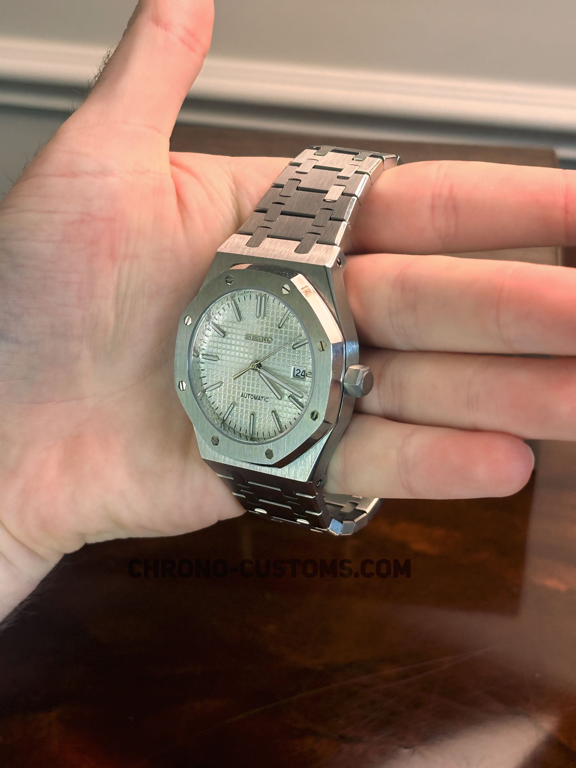 Royal Seikoak | White