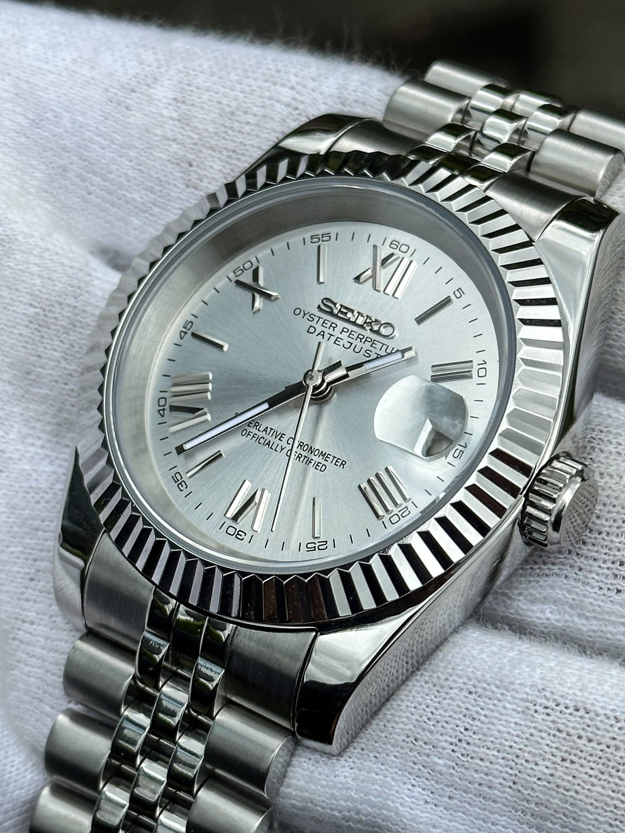 Siekojust | Silver Roman