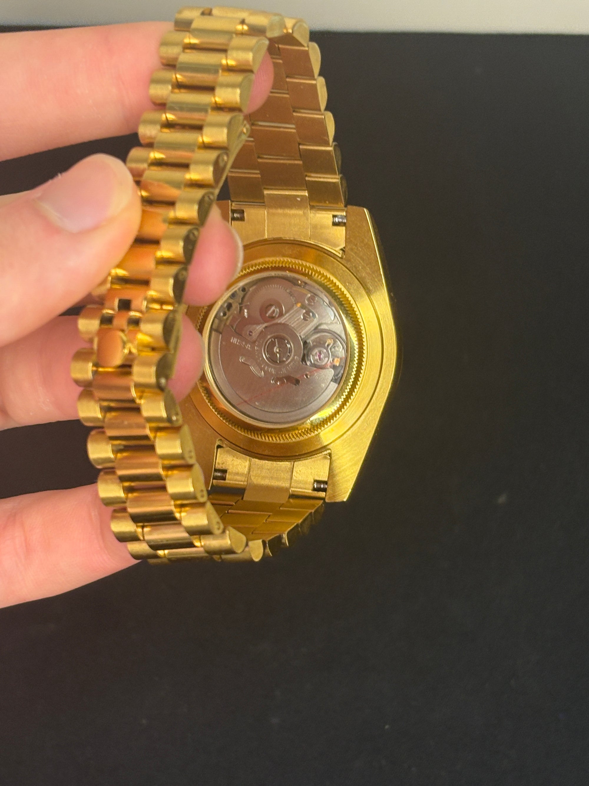 Siekojust | Black Gold