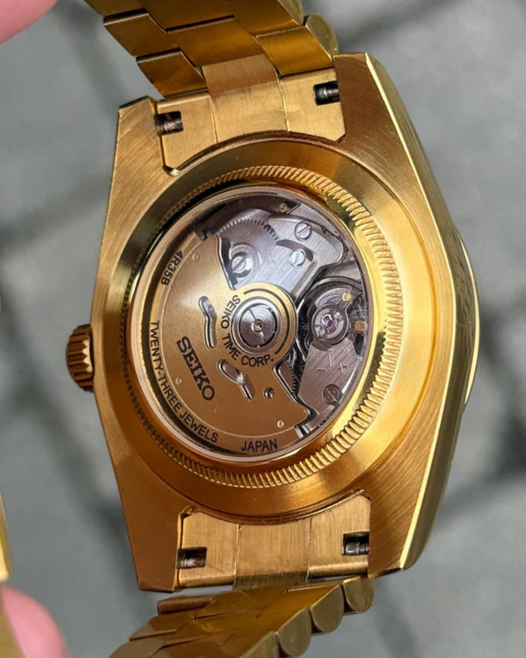 Siekojust | Gold Black Dial