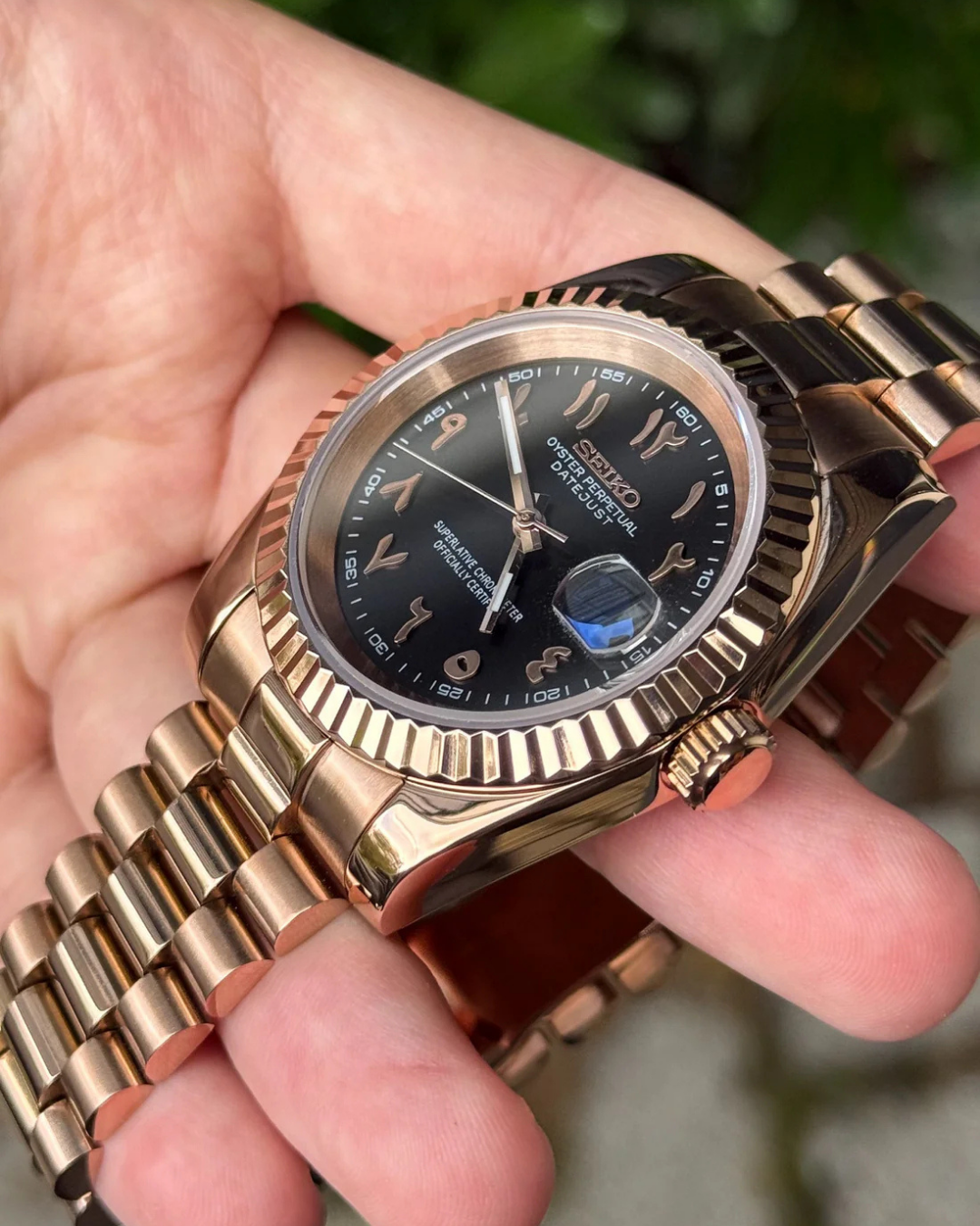 Siekojust | Rose Gold Arabic Black