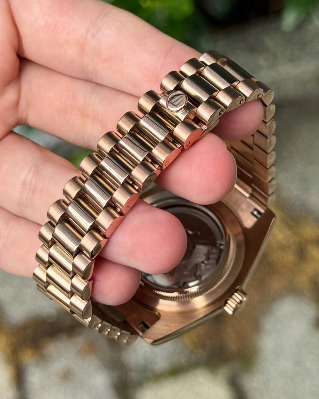 Siekojust | Rose Gold Arabic Black